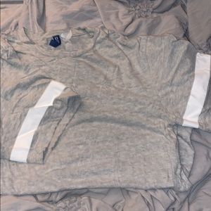 Short sleeve shirt, white stripe on arm